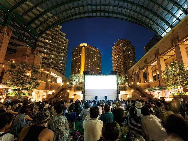 開催中 恵比寿ガーデンプレイスの 野外映画 が超気持ちいい Glamjp グラム 開催中 恵比寿ガーデンプレイスの 野外映画 が超気持ちいい Glamjp グラム