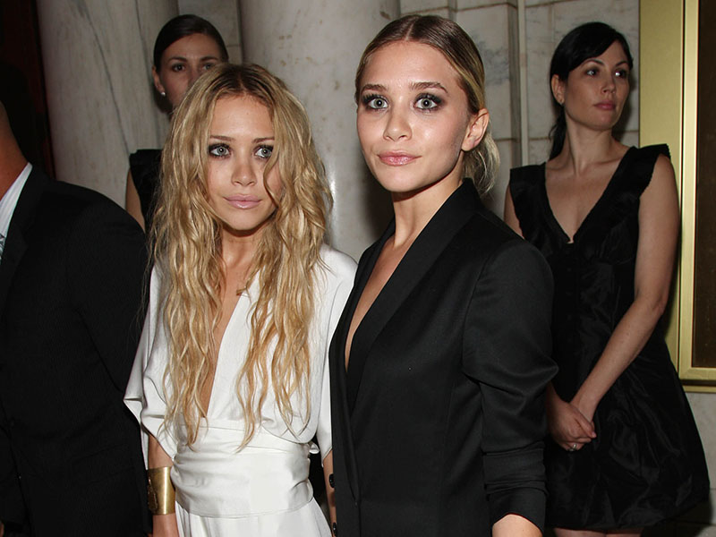 NEW YORK - JUNE 4:  Actresses Mary-Kate and Ashley Olsen (R) pose inside during the 25th Anniversary of the Annual CFDA Fashion Awards held at the New York Public Library June 4, 2007 in New York City.  (Photo by Evan Agostini/Getty Images for CFDA)